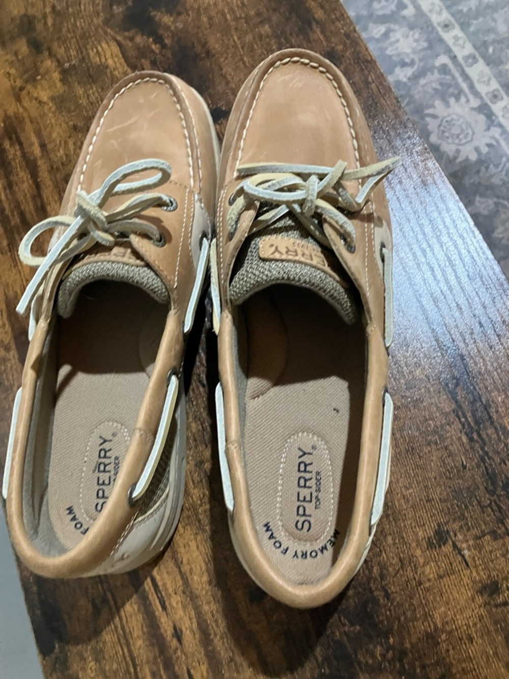 Sperry women’s Beige and White Leather Boat Shoes - Picture 2 of 4
